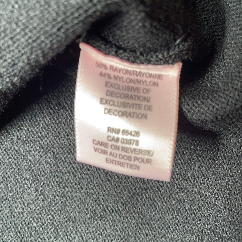 Pink Poodle black rose floral necklace lightweight - Picture 8 of 9